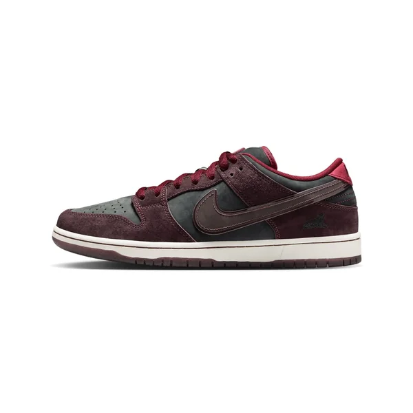 Nike SB Dunk Low Riot