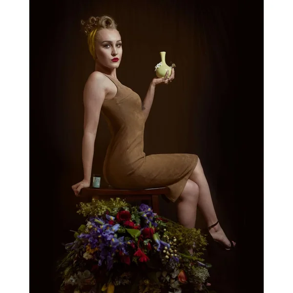 Phoebe Vase Bong - Image 6
