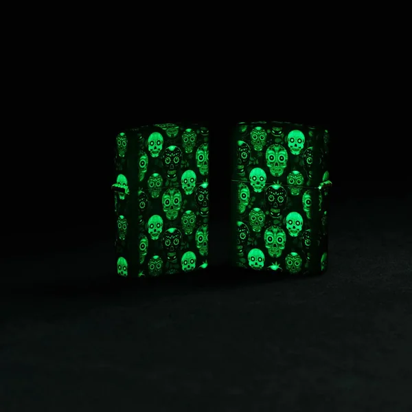 Zippo Lighter - Sugar Skulls Glow in the Dark - Image 3